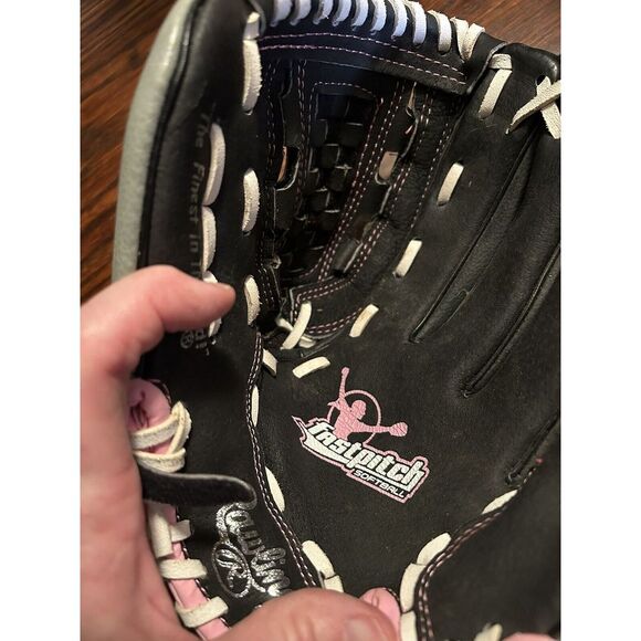 RAWLINGS WFP115 Girls Fast Pitch Leather Softball Glove 11.5" Black Pink RHT‎ - Picture 3 of 4